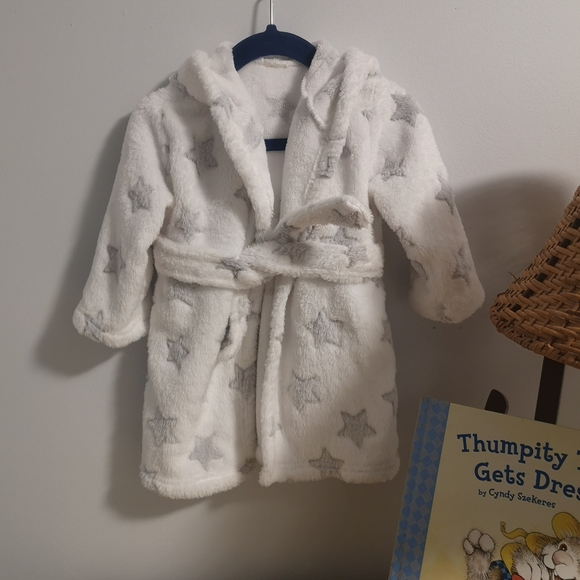 Blanket and beyond hooded robe - Picture 1 of 6